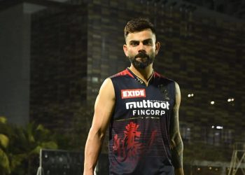 Virat Kohli recalls the pressure of sharing a changing room with India's greatest players, saying, "I was in complete awe, felt like fantasy land." 4 Virat Kohli recalls the pressure of sharing a changing room with India's greatest players, saying, "I was in complete awe, felt like fantasy land."