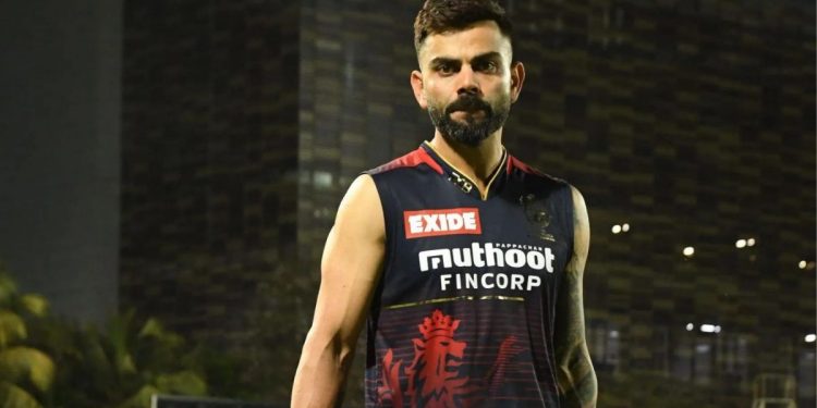 Virat Kohli recalls the pressure of sharing a changing room with India's greatest players, saying, "I was in complete awe, felt like fantasy land." 1 Virat Kohli recalls the pressure of sharing a changing room with India's greatest players, saying, "I was in complete awe, felt like fantasy land."