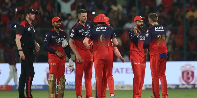 Regarding RCB's prospects of qualifying for the IPL 2025 Playoffs, Aakash Chopra stated, "Five teams can finish on 18 points."