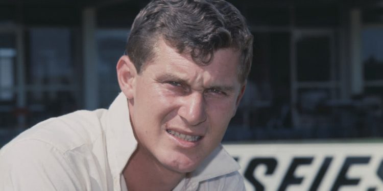 Bob Cowper, a former Test cricketer for Australia, passes away at age 84. 1 Bob Cowper, a former Test cricketer for Australia, passes away at age 84.