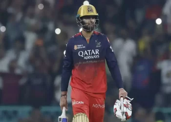 RCB bury PBKS under an intense wave.