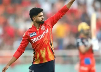 Matthew Hayden believes Punjab Kings will win Qualifier 1 because "Shreyas Iyer's team is unquestionably the best team so far." 1 Matthew Hayden believes Punjab Kings will win Qualifier 1 because "Shreyas Iyer's team is unquestionably the best team so far."