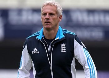 Peter Moores extends his tenure as head coach of the Melbourne Stars by two years