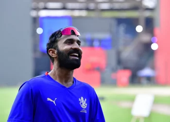 It is crucial to place in the top two: Dinesh Karthik, RCB's batting coach and mentor