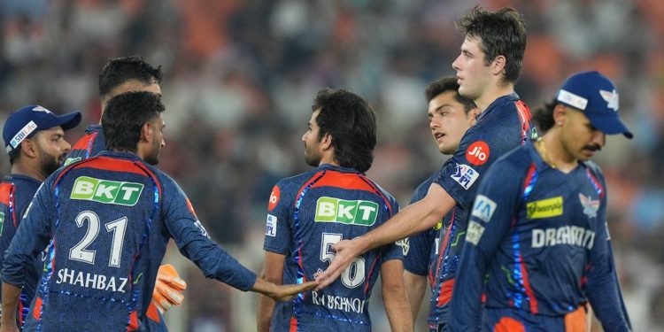 IPL 2025: Akash Singh is severely injured by Shubman Gill's vicious strike 1 IPL 2025: Akash Singh is severely injured by Shubman Gill's vicious strike