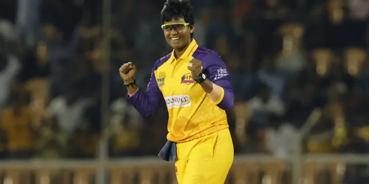 Arushi Goel, a colleague of Deepti Sharma's UP Warriorz, is accused of stealing from a house in Agra. 1 Arushi Goel, a colleague of Deepti Sharma's UP Warriorz, is accused of stealing from a house in Agra.