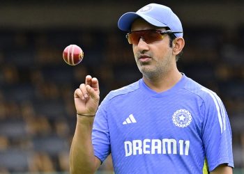 When criticised for his coaching method, Gautam Gambhir responds, "I don't believe in playing politics."