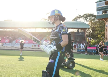 Laura Wolvaardt joins the Adelaide Strikers on a two-year WBBL contract.