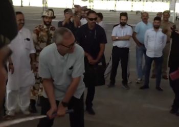 While visiting LoC relief camps amid tensions between India and Pakistan, the chief minister of Jammu & Kashmir plays cricket.