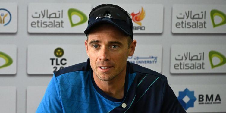 Tim Southee is being considered by England as a bowling consultant after James Anderson's Lancashire contract was extended.