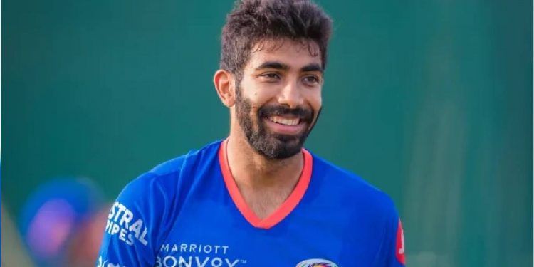 Adam Gilchrist likens Sir Donald Bradman to Jasprit Bumrah. 1 Adam Gilchrist likens Sir Donald Bradman to Jasprit Bumrah.