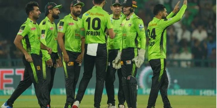 Rauf and Raza give Qalandars a significant victory by ending United's winning streak.