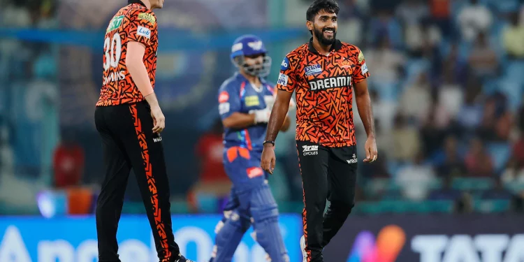 Varun Aaron says Eshan Malinga's second spell against LSG was "critical" in lowering the first innings score in the 2025 Indian Premier League. 1 Varun Aaron says Eshan Malinga's second spell against LSG was "critical" in lowering the first innings score in the 2025 Indian Premier League.