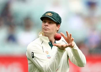 Smith skips surgery, battles to regain fitness for West Indies Test series
