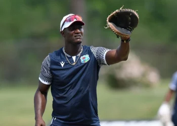 Sammy penalised for remarks against third umpire Holdstock