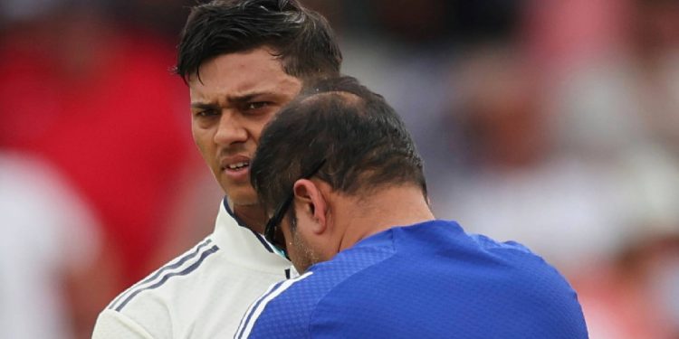 Mohammad Kaif Reveals How Jaiswal’s Hand Straps Contributed to Dropped Catches at Headingley 1 Mohammad Kaif Reveals How Jaiswal’s Hand Straps Contributed to Dropped Catches at Headingley