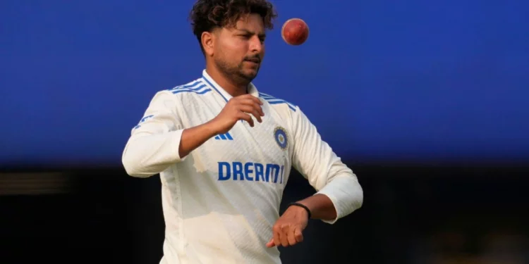 Sunil Gavaskar suggests replacing Shardul Thakur with Kuldeep Yadav for the second Test 1 Sunil Gavaskar suggests replacing Shardul Thakur with Kuldeep Yadav for the second Test