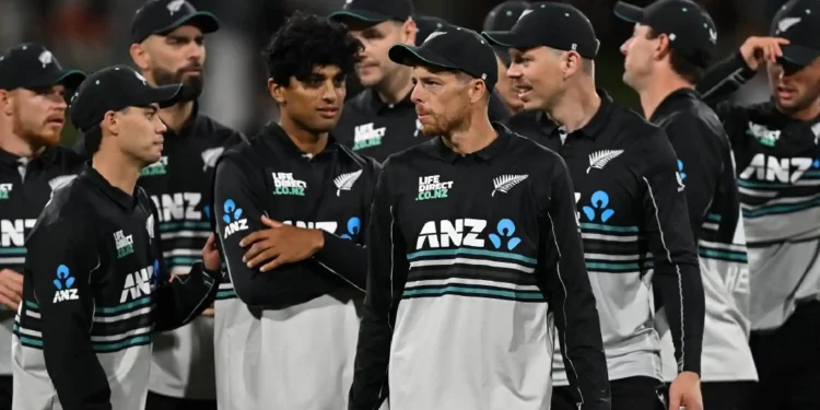 New Zealand reveal squad for tri-series as Milne and Henry make their comebacks 1 New Zealand reveal squad for tri-series as Milne and Henry make their comebacks