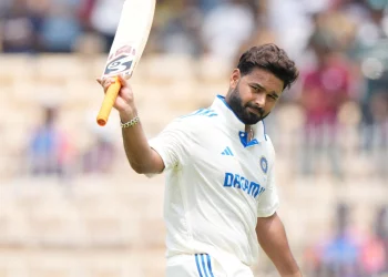 Dinesh Karthik is amazed by "box office" Rishabh Pant, saying, "He's one of my favourite cricket players"