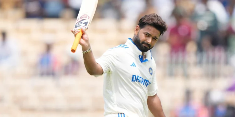 Dinesh Karthik is amazed by "box office" Rishabh Pant, saying, "He's one of my favourite cricket players" 1 Dinesh Karthik is amazed by "box office" Rishabh Pant, saying, "He's one of my favourite cricket players"