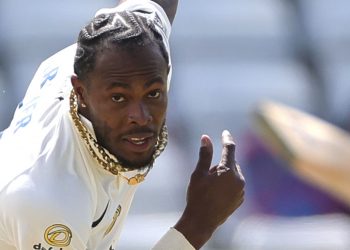 "Including Archer in the playing XI is a risk," cautions Nasser Hussain before the second Test 9 "Including Archer in the playing XI is a risk," cautions Nasser Hussain before the second Test