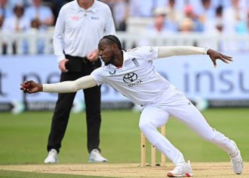 Jofra Archer stuns Washington Sundar with a sharp caught & bowled