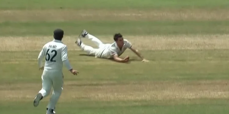 Cummins' stunning one-hander floors Carty as Aussies seize early Day 2 edge 1 Cummins' stunning one-hander floors Carty as Aussies seize early Day 2 edge