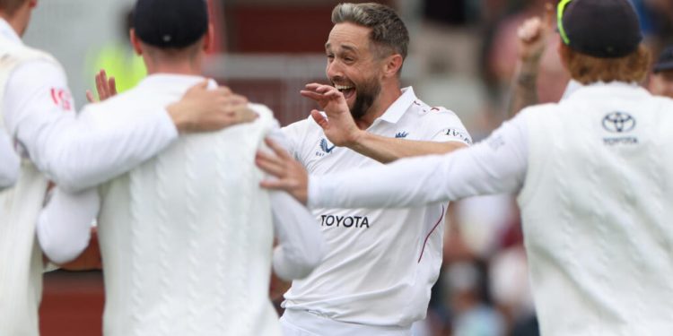 Chris Woakes' twin strikes jolt India in Manchester 1 Chris Woakes' twin strikes jolt India in Manchester