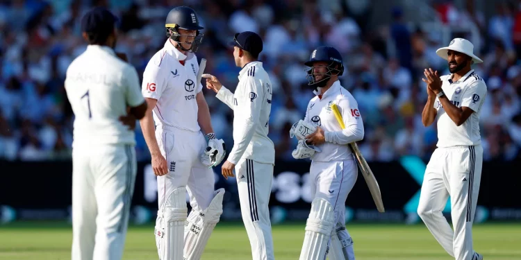 Zak Crawley reacts to Gill's '90-second late' jibe – 'Loved that 8-minute phase' 1 Zak Crawley reacts to Gill's '90-second late' jibe – 'Loved that 8-minute phase'
