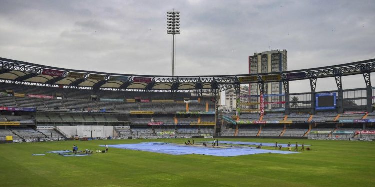 Wankhede security chief held for allegedly stealing 261 IPL jerseys