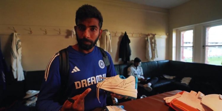 Jasprit Bumrah gifts shoes to MCC museum after Lord's five-for 1 Jasprit Bumrah gifts shoes to MCC museum after Lord's five-for