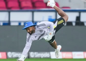 Rishabh Pant resumes wicketkeeping drills despite injury concerns