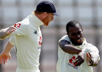 Jofra Archer wears Jonathan Agnew's hat after proving his 'won't play another Test' claim wrong