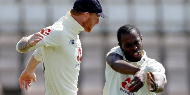 Jofra Archer wears Jonathan Agnew's hat after proving his 'won't play another Test' claim wrong 1 Jofra Archer wears Jonathan Agnew's hat after proving his 'won't play another Test' claim wrong