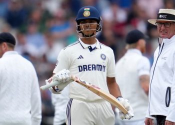 Jaiswal's bat breaks facing Woakes' nip-backer in Manchester Test
