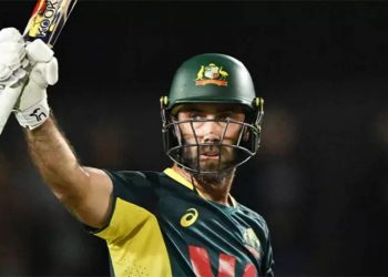 Maxwell outshines Brevis as Australia seal series