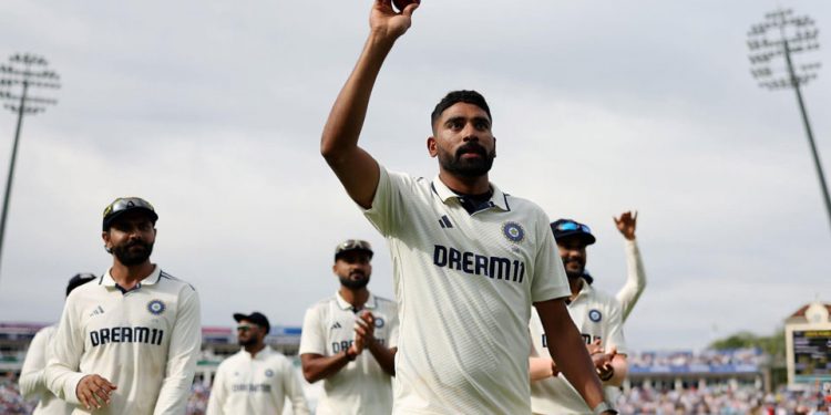 ‘Bowled like a lion’ – Ravi Shastri lauds Siraj’s fiery spell at The Oval 1 ‘Bowled like a lion’ – Ravi Shastri lauds Siraj’s fiery spell at The Oval