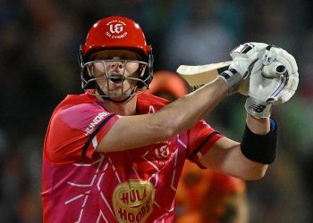 Steven Smith leads Fire chase, dents Phoenix play-off hopes