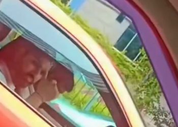 WATCH: Rohit Sharma greets fan from his new Lamborghini in Mumbai traffic