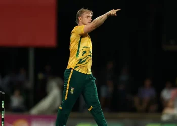 Corbin Bosch gets demerit point for Ben Dwarshuis send-off in 2nd T20I