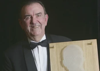 Ex-Australia captain, coach Bob Simpson dies at 89