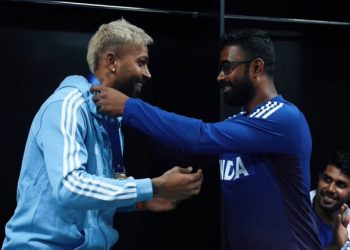 Hardik Pandya Gives Impact Player Medal to Training Assistant