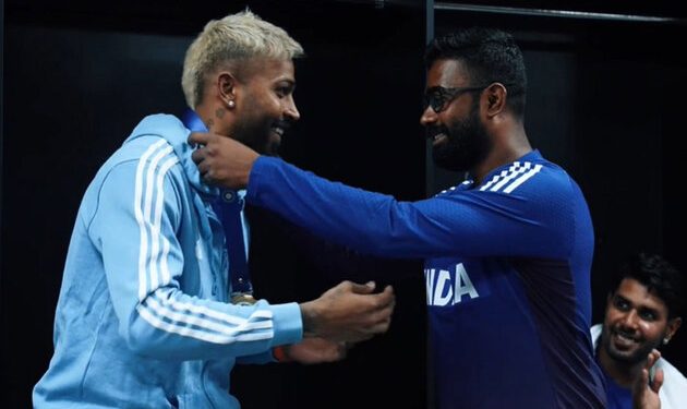 Hardik Pandya Gives Impact Player Medal to Training Assistant