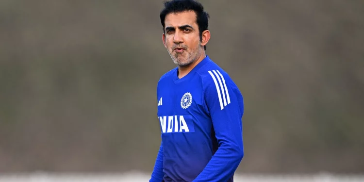 Gambhir Stuns Pakistan, Greets Only Umpires 1 Gambhir Stuns Pakistan, Greets Only Umpires