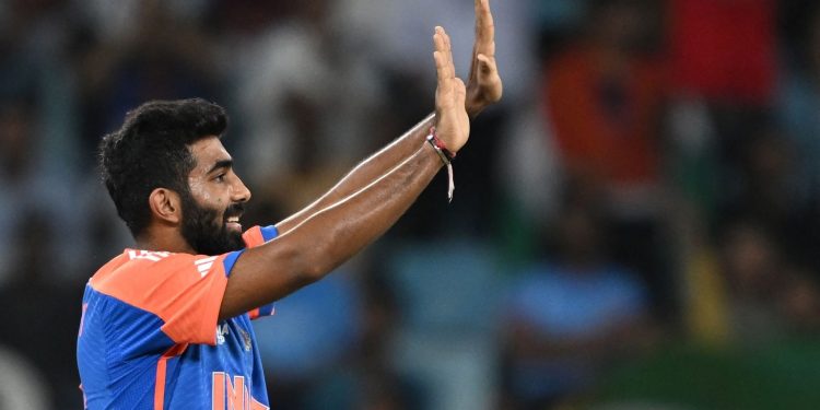 Irfan Pathan trolls Pakistan with ‘flight landed’ jibe at Bumrah’s wicket 1 Irfan Pathan trolls Pakistan with ‘flight landed’ jibe at Bumrah’s wicket