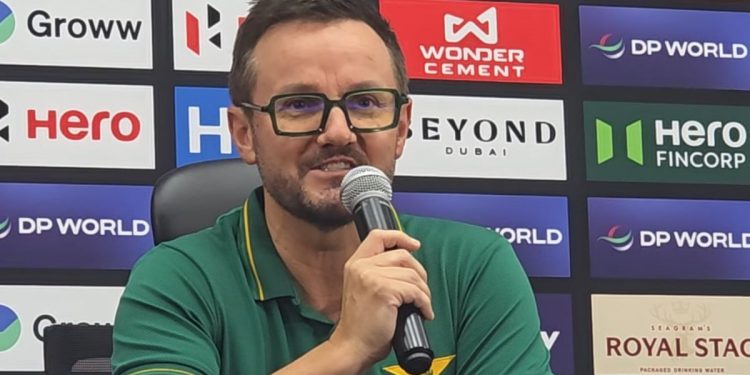 Mike Hesson calls for composure from Pakistan before India clash 1 Mike Hesson calls for composure from Pakistan before India clash