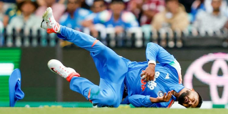 Shreyas Iyer Hospitalised With Rib Cage Injury, Internal Bleeding 1 Shreyas Iyer Hospitalised With Rib Cage Injury, Internal Bleeding