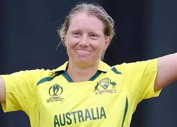 Healy Stars as Australia Wins by 10 Wickets