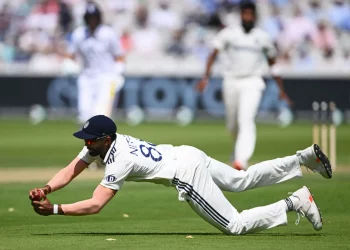Nitish Kumar Reddy pulls off spectacular catch vs Chanderpaul