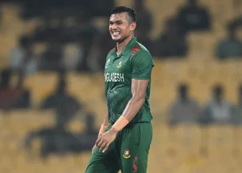 Taskin hits six, gets hit-wicket!